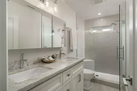 Bath - 13610 Rostrata Rd, Poway, CA 92064 photo 5 of 5