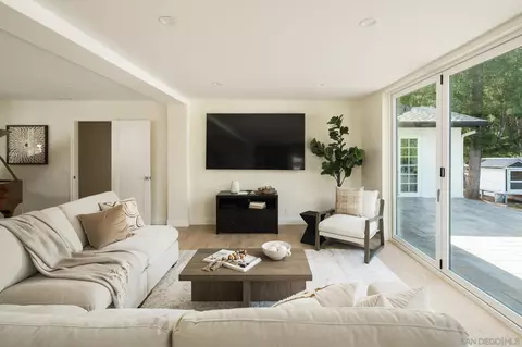 Living - 13610 Rostrata Rd, Poway, CA 92064 photo 1 of 6