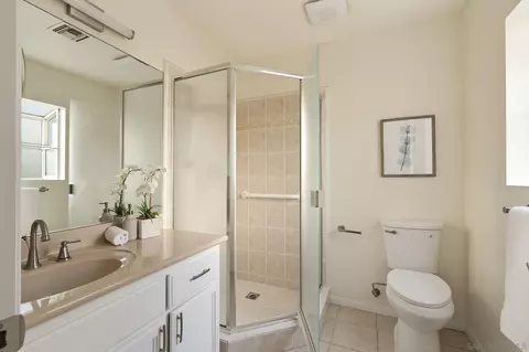 Bath - 13610 Rostrata Rd, Poway, CA 92064 photo 3 of 5