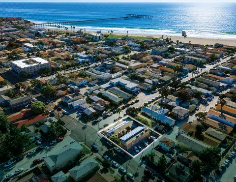 2104 Bacon St, San Diego, CA 92107