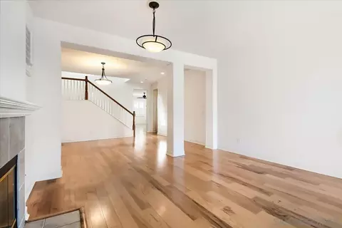 Living - 118 Windvane Ln, Carlsbad, CA 92011 photo 3 of 7