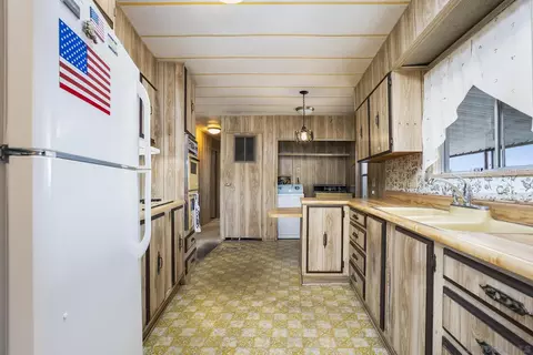 Kitchen - 284 Picnic View Ln, Oceanside, CA 92056 photo 2 of 2