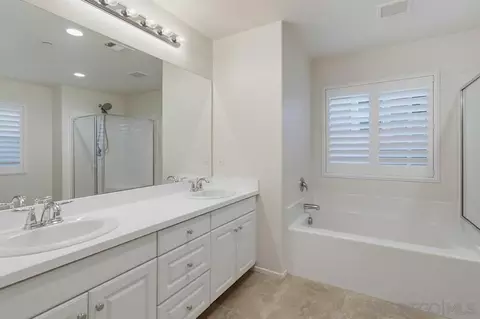 Bath - 35309 Kinsky Way, Fallbrook, CA 92028 photo 3 of 3