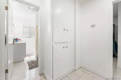 Entry Way - 160 Cedar St, El Cajon, CA 92021 photo 1 of 2