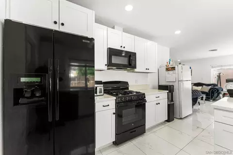Kitchen - 160 Cedar St, El Cajon, CA 92021 photo 4 of 4