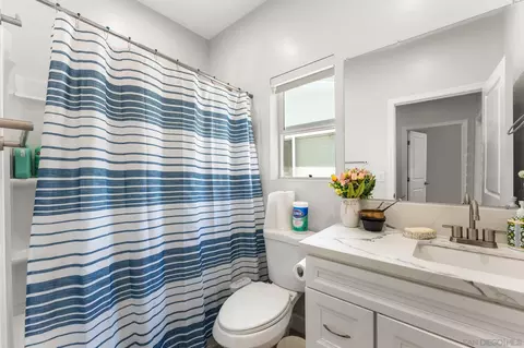 Bath - 160 Cedar St, El Cajon, CA 92021 photo 6 of 7