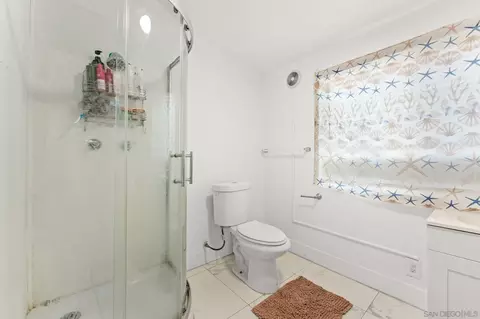 Bath - 160 Cedar St, El Cajon, CA 92021 photo 3 of 7