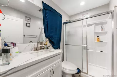 Bath - 160 Cedar St, El Cajon, CA 92021 photo 5 of 7