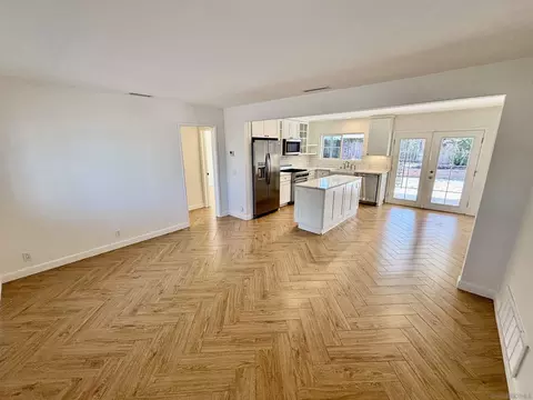 Living - 4609 Dauer Ave, La Mesa, CA 91942 photo 1 of 3