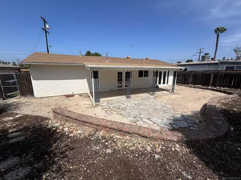 Exterior - 4609 Dauer Ave, La Mesa, CA 91942 photo 6 of 9
