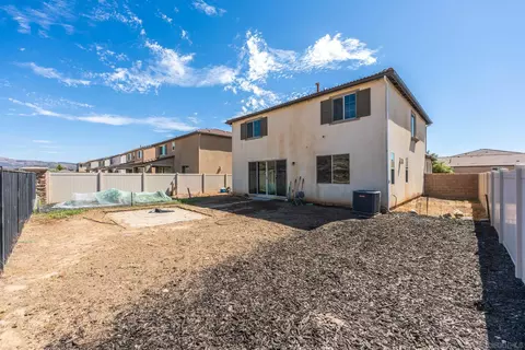 Exterior - 3048 Eveningcloud St, Hemet, CA 92543 photo 4 of 8