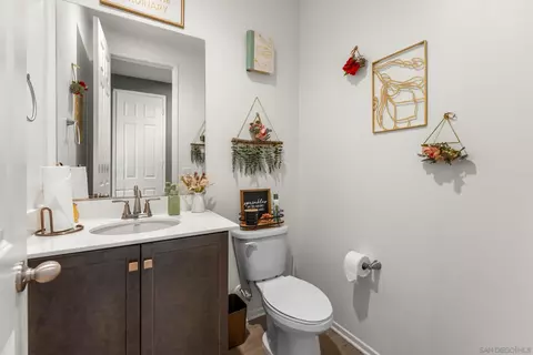 Bath - 3048 Eveningcloud St, Hemet, CA 92543 photo 1 of 2