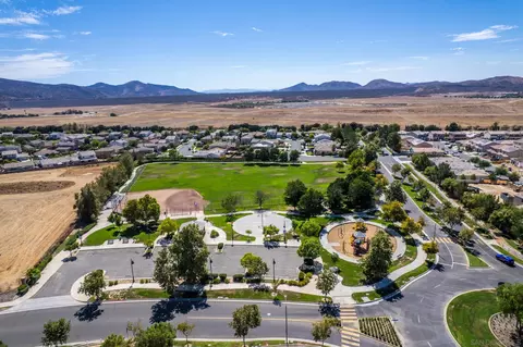 View/Area - 3048 Eveningcloud St, Hemet, CA 92543 photo 7 of 8