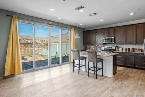 Kitchen - 3048 Eveningcloud St, Hemet, CA 92543 photo 2 of 3