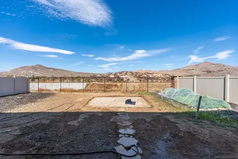 Exterior - 3048 Eveningcloud St, Hemet, CA 92543 photo 6 of 8