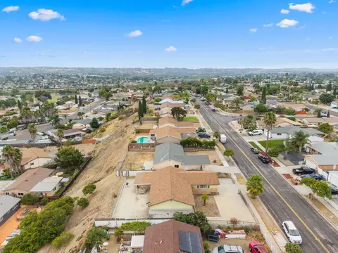 View/Area - 656 Flora Dr, Oceanside, CA 92057 photo 9 of 17