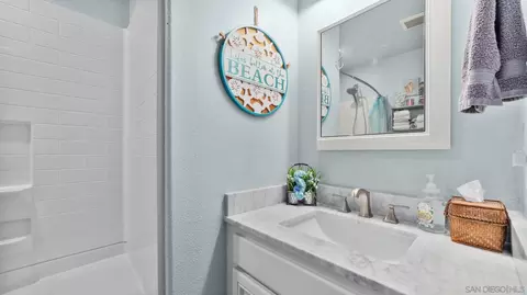 Bath - 51 Trinity St, Oceanside, CA 92057 photo 4 of 7