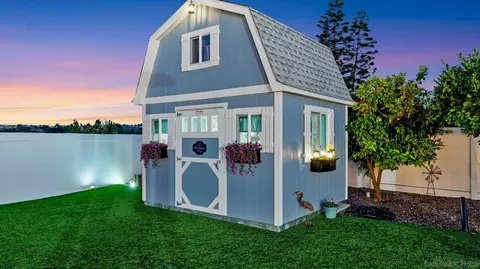 Exterior - 51 Trinity St, Oceanside, CA 92057 photo 9 of 11