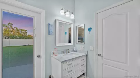 Bath - 51 Trinity St, Oceanside, CA 92057 photo 3 of 7