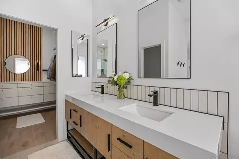 Bath - 1042 Alexandra Ln, Encinitas, CA 92024 photo 4 of 5