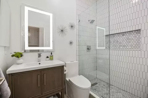 Bath - 1042 Alexandra Ln, Encinitas, CA 92024 photo 5 of 5
