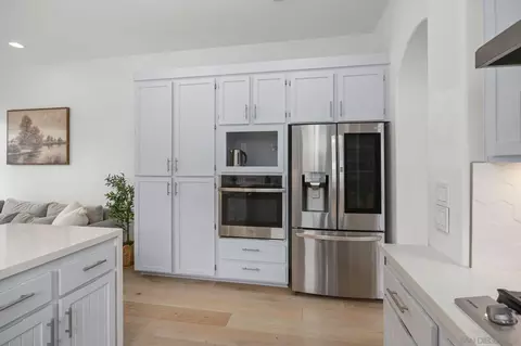Kitchen - 1042 Alexandra Ln, Encinitas, CA 92024 photo 3 of 5