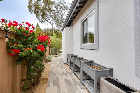 Exterior - 1042 Alexandra Ln, Encinitas, CA 92024 photo 11 of 12