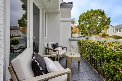 Exterior - 1042 Alexandra Ln, Encinitas, CA 92024 photo 2 of 12