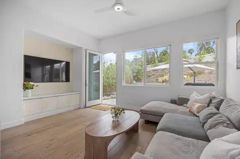 Living - 1042 Alexandra Ln, Encinitas, CA 92024 photo 2 of 2