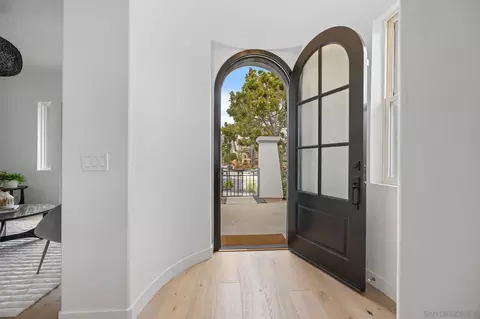Entry Way - 1042 Alexandra Ln, Encinitas, CA 92024 photo 2 of 2