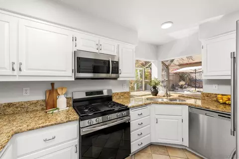 Kitchen - 9720 Avenida Colino, Spring Valley, CA 91977 photo 2 of 3