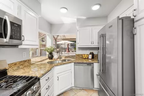 Kitchen - 9720 Avenida Colino, Spring Valley, CA 91977 photo 3 of 3