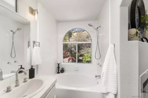Bath - 9720 Avenida Colino, Spring Valley, CA 91977 photo 2 of 4