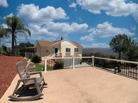 Exterior - 205 Highline Trl, El Cajon, CA 92021 photo 4 of 7