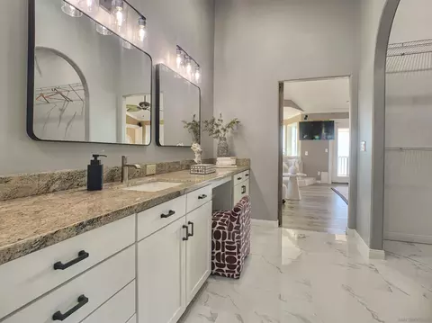 Bath - 205 Highline Trl, El Cajon, CA 92021 photo 4 of 4