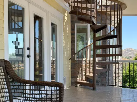 Exterior - 205 Highline Trl, El Cajon, CA 92021 photo 5 of 7