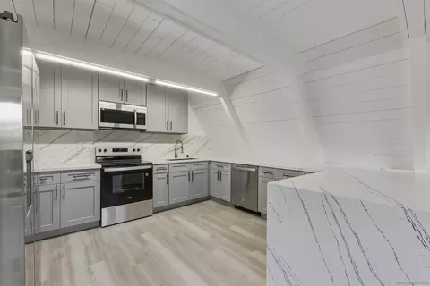 Kitchen - 11618 Johnson Lake Rd, Lakeside, CA 92040 photo 1 of 3