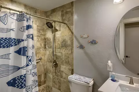 Bath - 9348 Goyette Pl, Santee, CA 92071 photo 2 of 2
