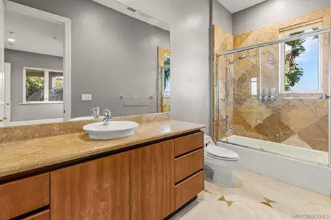 Bath - 28521 Gladstone Ct, Escondido, CA 92026 photo 5 of 5