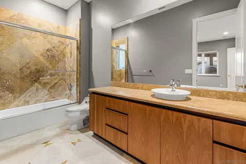 Bath - 28521 Gladstone Ct, Escondido, CA 92026 photo 4 of 5
