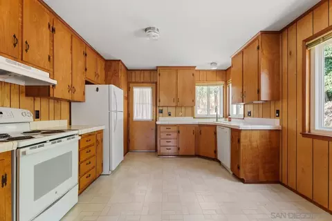 Kitchen - 2014 3rd, Julian, CA 92036 photo 1 of 4