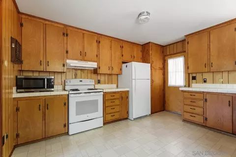 Kitchen - 2014 3rd, Julian, CA 92036 photo 2 of 4