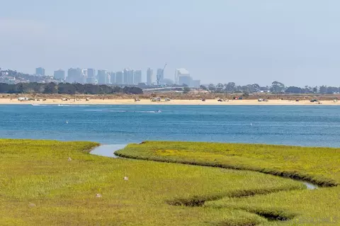 4015 Crown Point Dr #310, San Diego, CA 92109