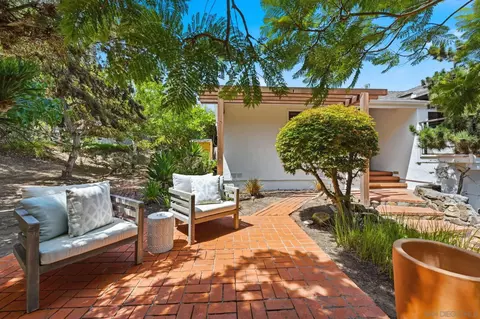 Exterior - 400 Andrew Ave, Encinitas, CA 92024 photo 5 of 15