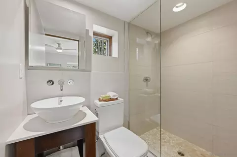 Bath - 400 Andrew Ave, Encinitas, CA 92024 photo 5 of 5