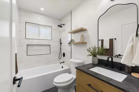 Bath - 16561 Martincoit Rd, Poway, CA 92064 photo 2 of 3