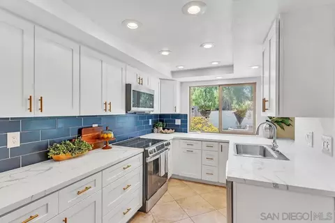 5734 Menorca Dr, San Diego, CA 92124