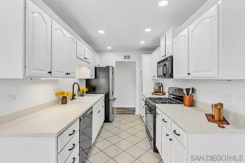 Kitchen - 10618 Ironwood Ave, Santee, CA 92071 photo 1 of 4