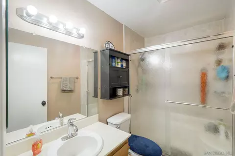 Bath - 13635 Comuna Dr, Poway, CA 92064 photo 5 of 5