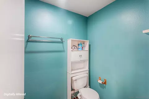 Bath - 13635 Comuna Dr, Poway, CA 92064 photo 3 of 5